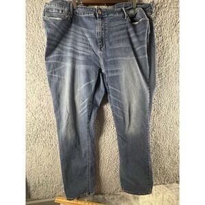 Signature by Levi Strauss & Co. Women's Plus Mid-Rise Straight Jeans, Size 28 L